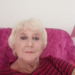 Lynne is looking for singles for a date
