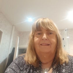 Patricia is looking for singles for a date